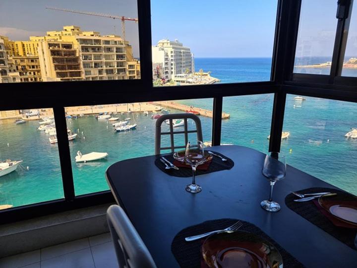 Spinola Bay Sea Front Apt 6 San Ġiljan Exterior foto